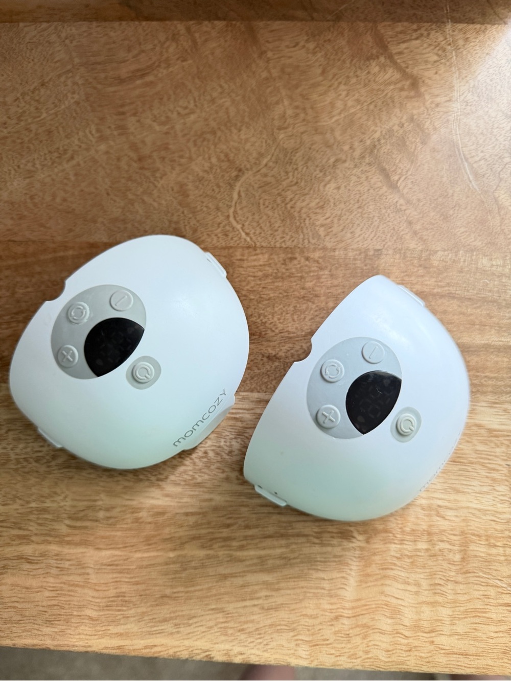 Momcozy M5 Double Electric Breast Pump motors in White